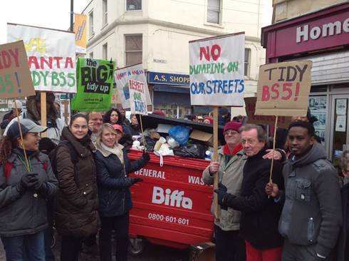 Bristol Mayor George Ferguson mobbed by Tidy BS5 campaigners